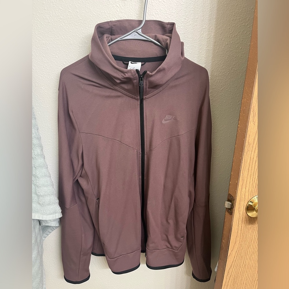 Nike sportswear tech men’s medium